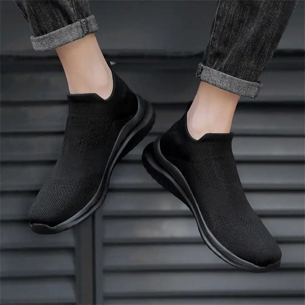 Luxury Lifestyle Of Celebrities - Sepatu olahraga pria, krem lembut baru