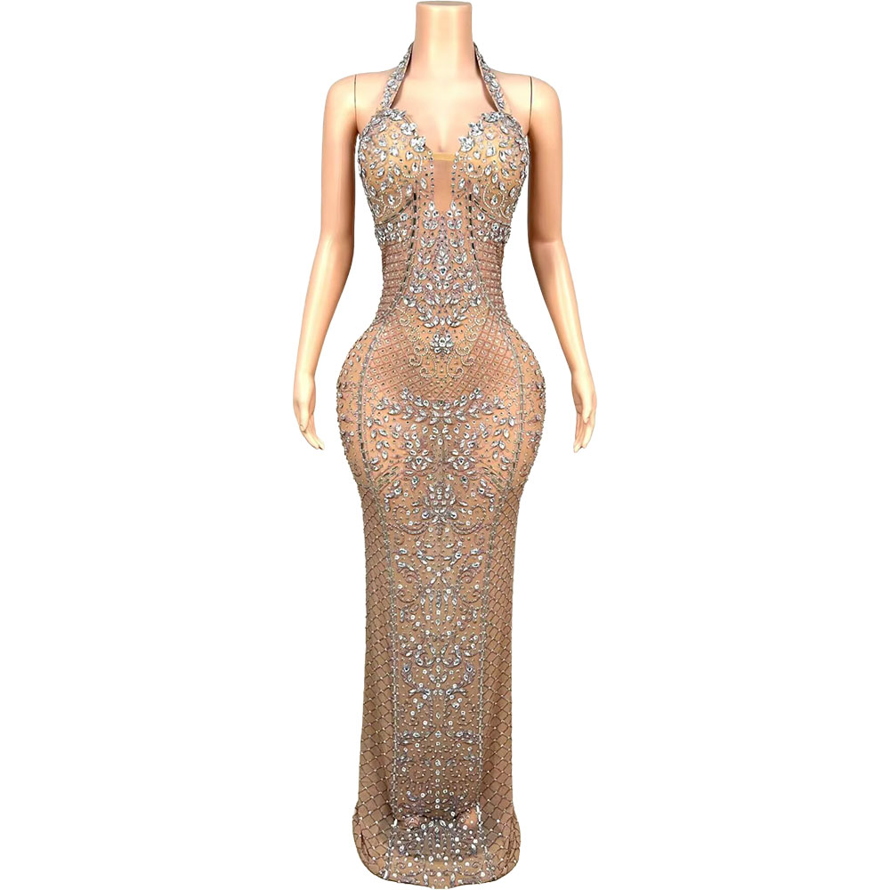 Luxury Lifestyle Photography - Gaun Malam Mewah Berjaring Kristal Berkilau