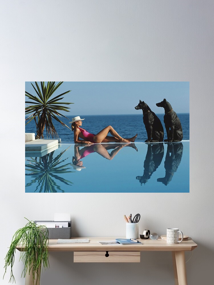 Luxury Lifestyle Pictures - Retro Poolside Host Luxury Lifestyle Oleh