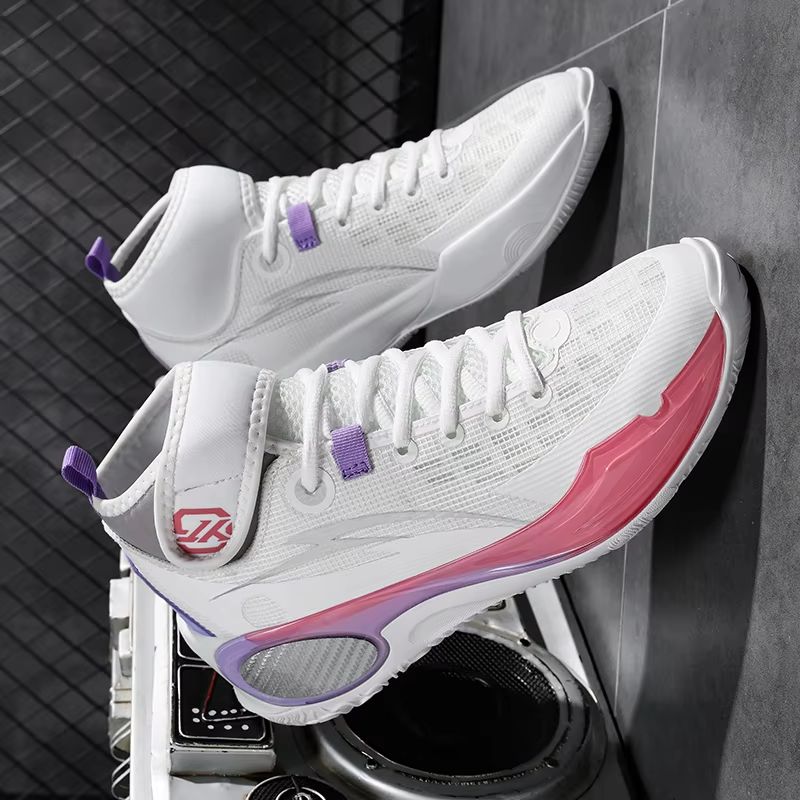 Luxury Lifestyle Brand - Sepatu Basket Super Keren Sepatu Olahraga