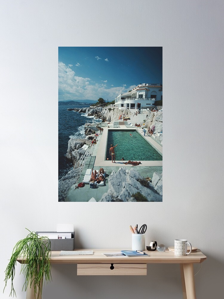 Luxury Lifestyle Pictures - Retro Poolside Host Luxury Lifestyle Oleh