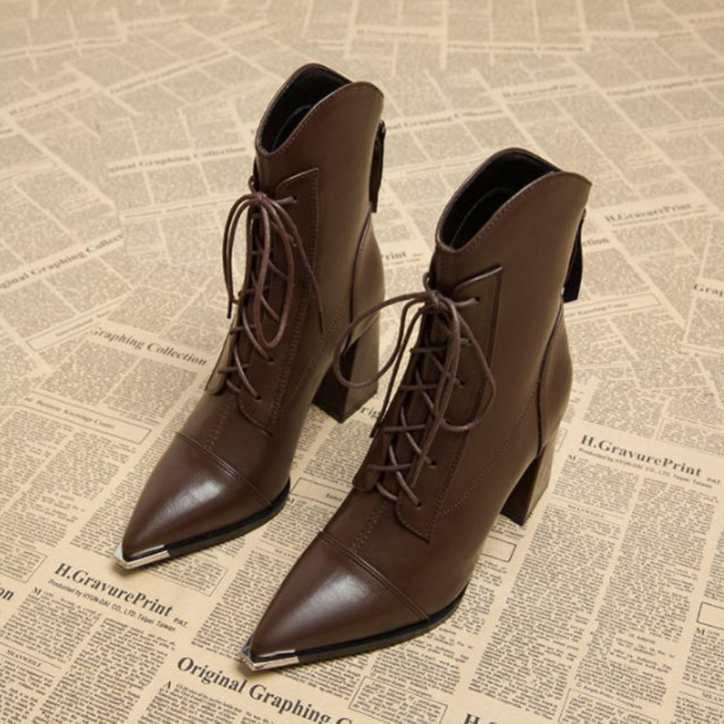 Luxury Lifestyle Shoes - Sepatu Boots Wanita Model Chelsea Ujung